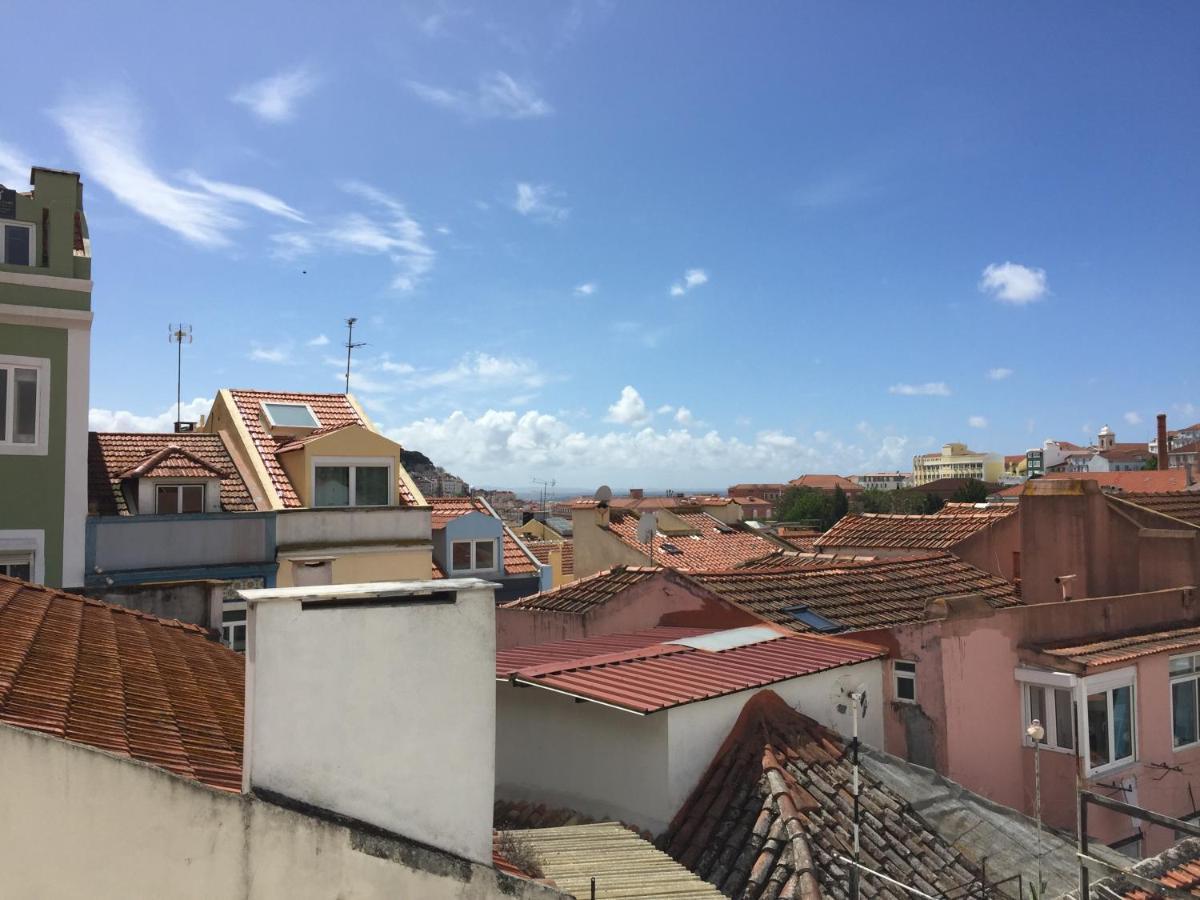 Central Lisbon With View Exterior photo